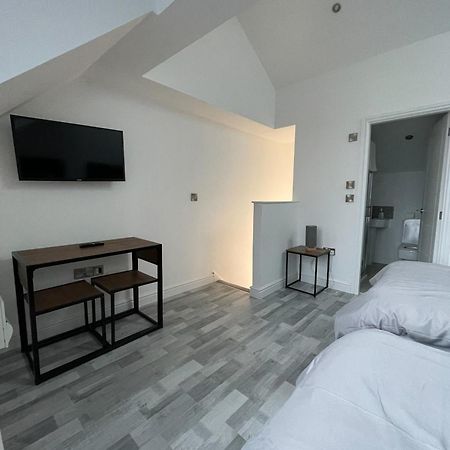 10Min To City - Free Parking - Private Studio - Contractor Friendly Манчестер Екстер'єр фото