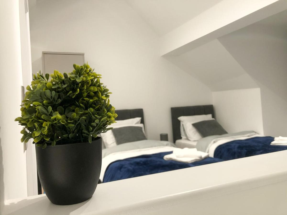 10Min To City - Free Parking - Private Studio - Contractor Friendly Манчестер Екстер'єр фото