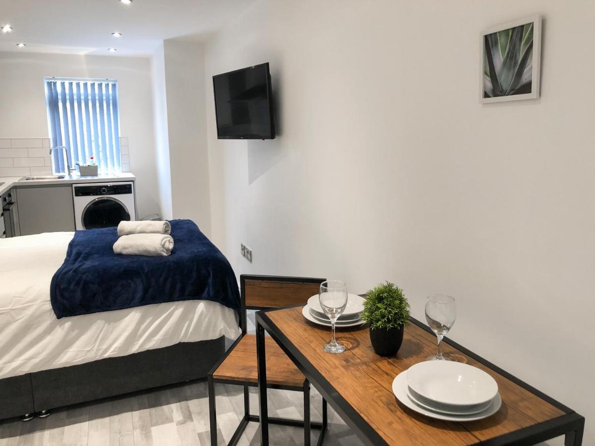 10Min To City - Free Parking - Private Studio - Contractor Friendly Манчестер Екстер'єр фото