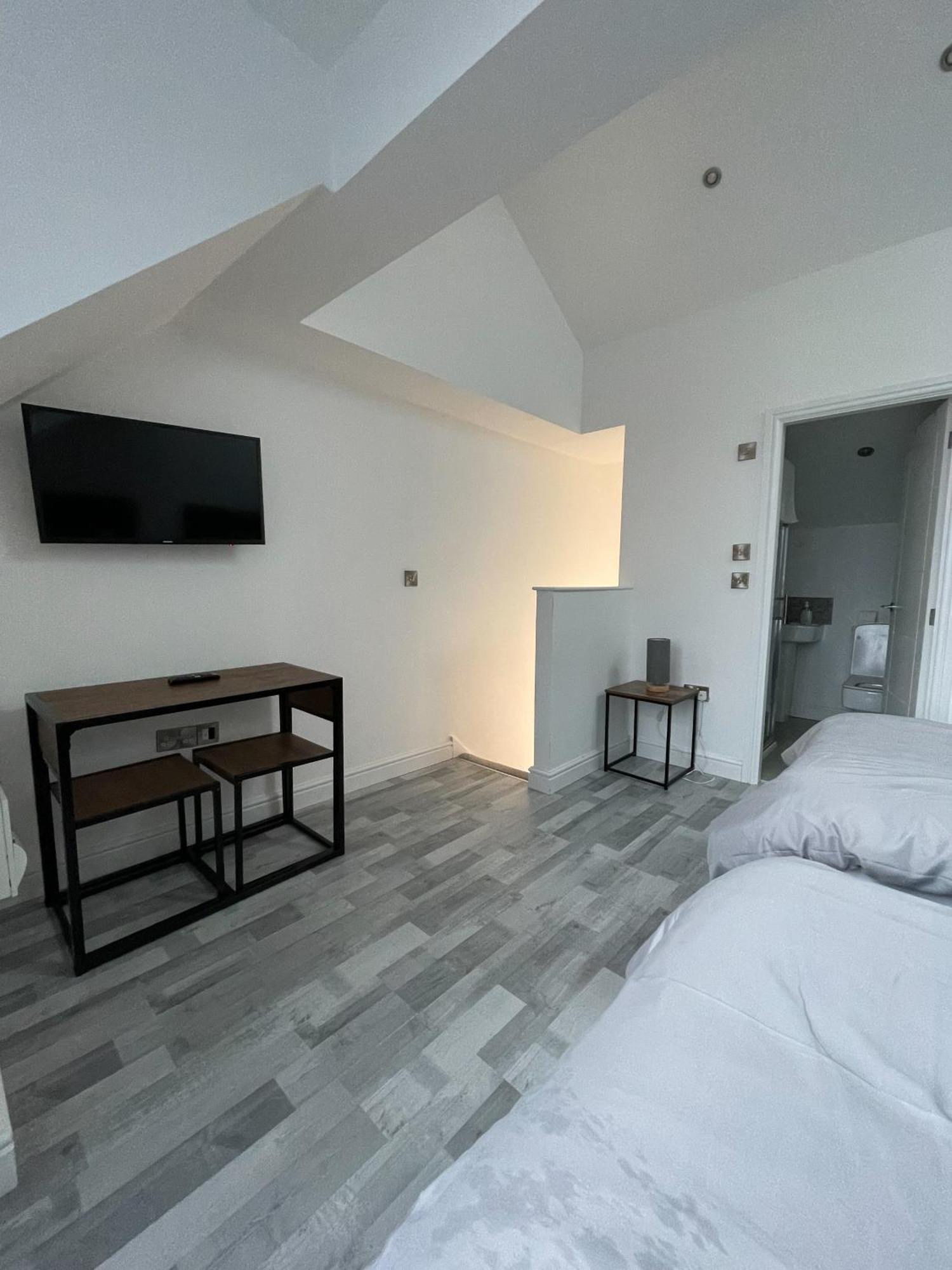 10Min To City - Free Parking - Private Studio - Contractor Friendly Манчестер Екстер'єр фото